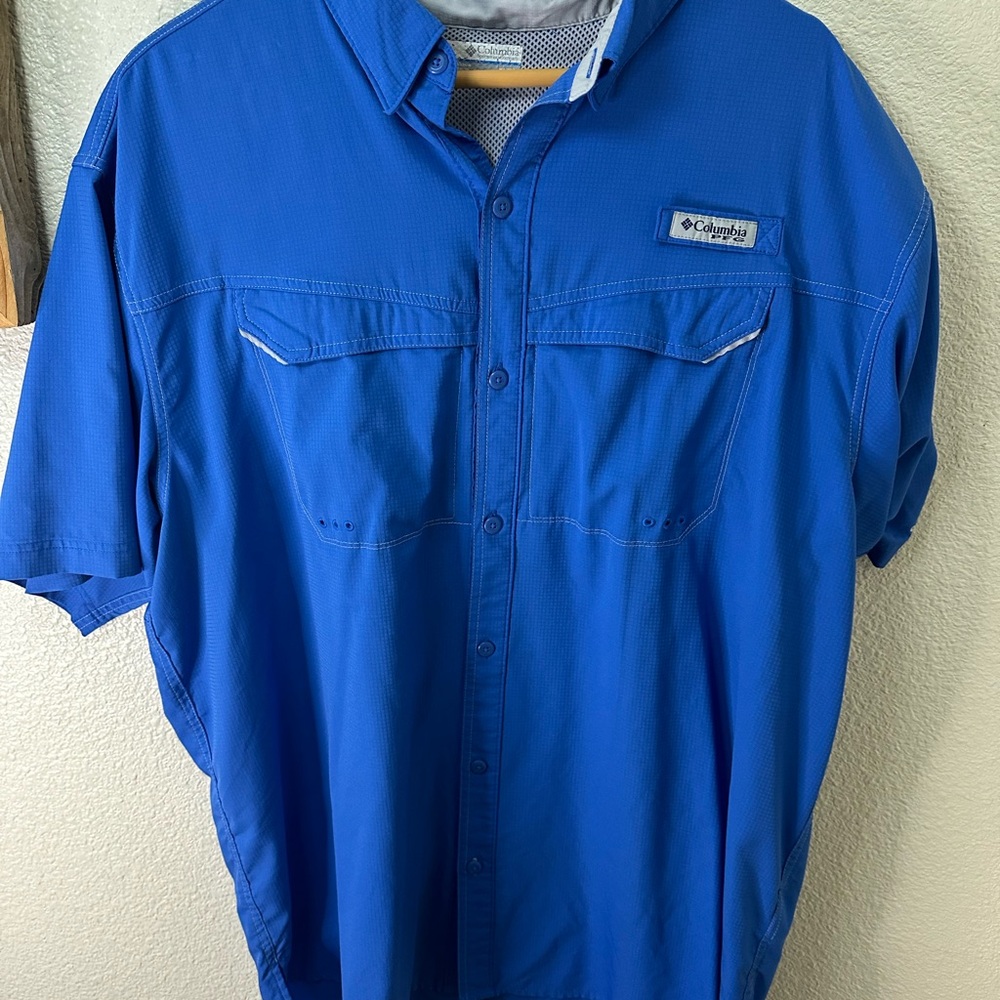 Columbia Blue Casual Button Down Shirt Lightweight